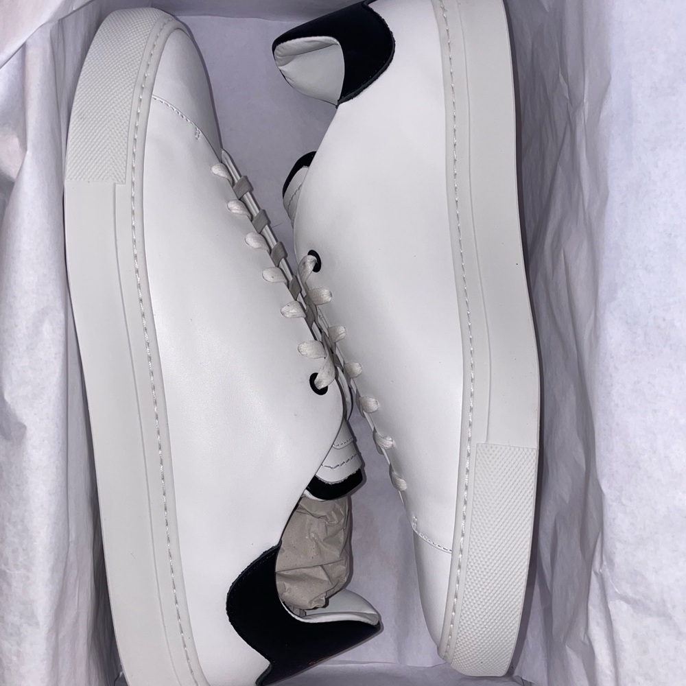GoodMan brand Men's White Leather Sneakers with Black detailing-size 11.5